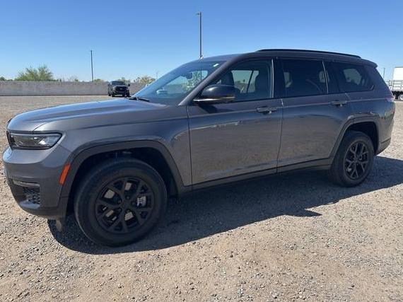 JEEP GRAND CHEROKEE 2023 1C4RJJBG9P8740730 image
